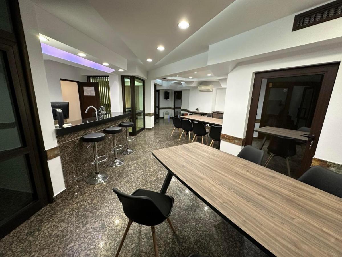 Хотел Аврора Haskovo Exterior foto