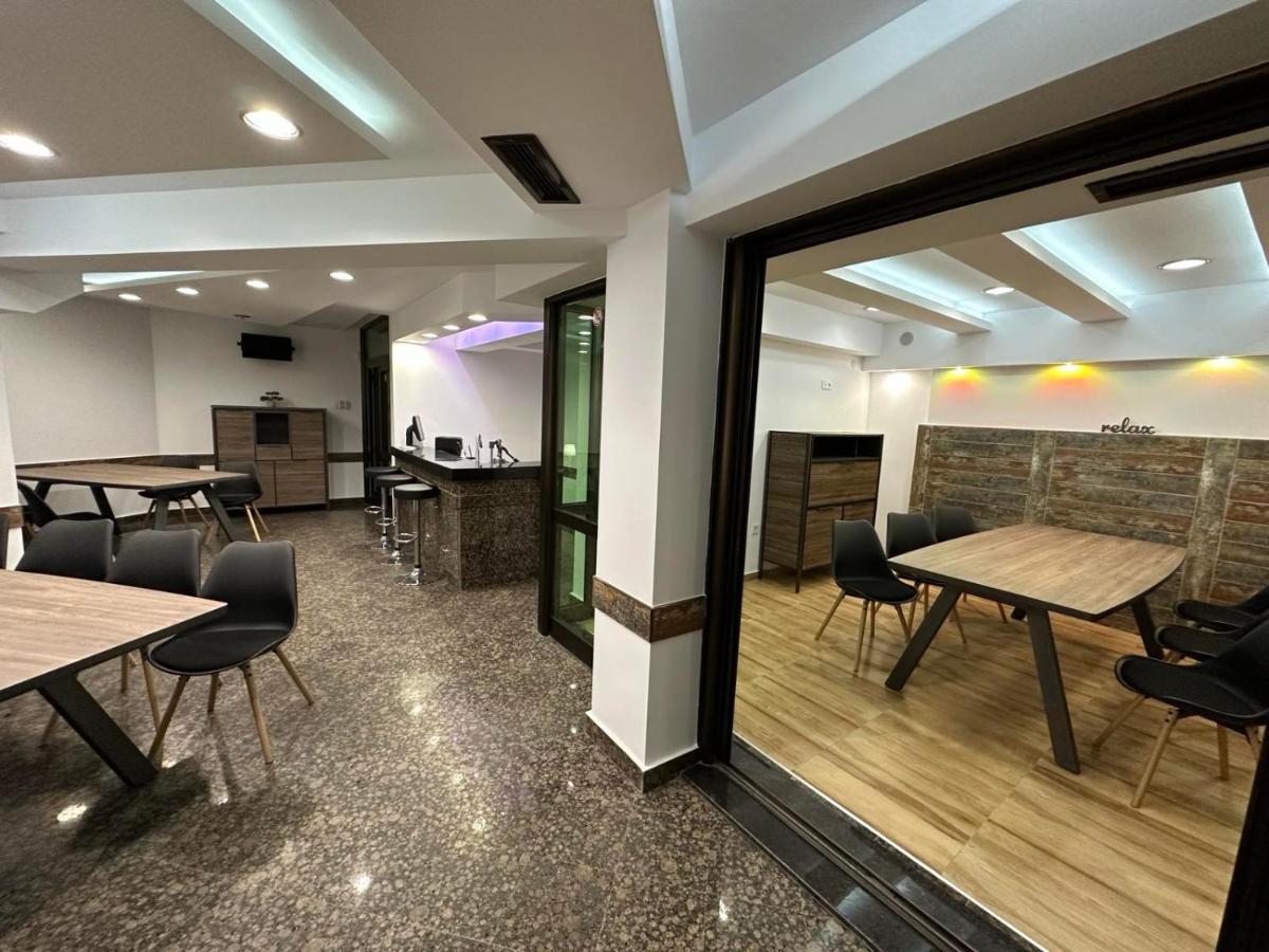Хотел Аврора Haskovo Exterior foto
